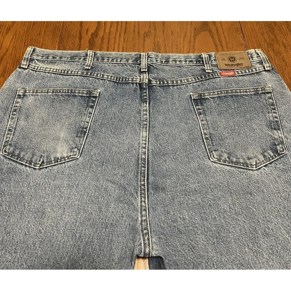 Wrangler Premium Men's Jeans Regular Fit Light Wash Straight 44x30 96501DS, EUC